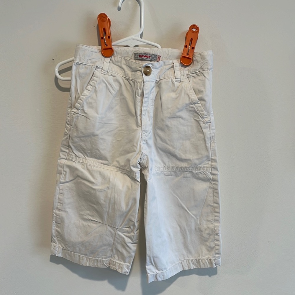 4t Boys white mid-length shorts by Clayeux